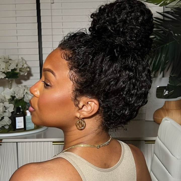 Outre Dominican Curly Deep Curly Snug Fit 360 Invisible Strap Glueless Pre-Bleached And Pre-Cut Lace Human Hair Wig